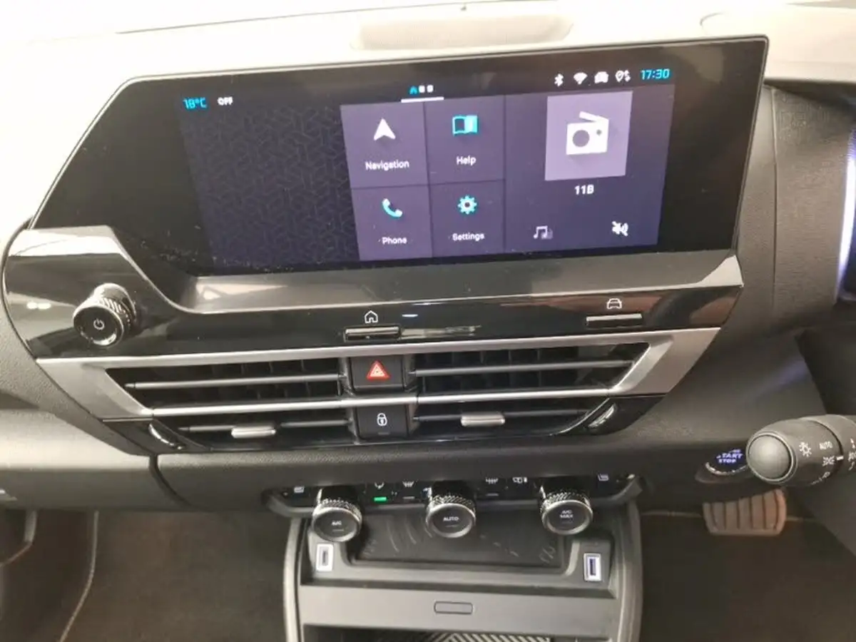 2024-citroen-c4-e-e-series-156ps-54kwh-big-9