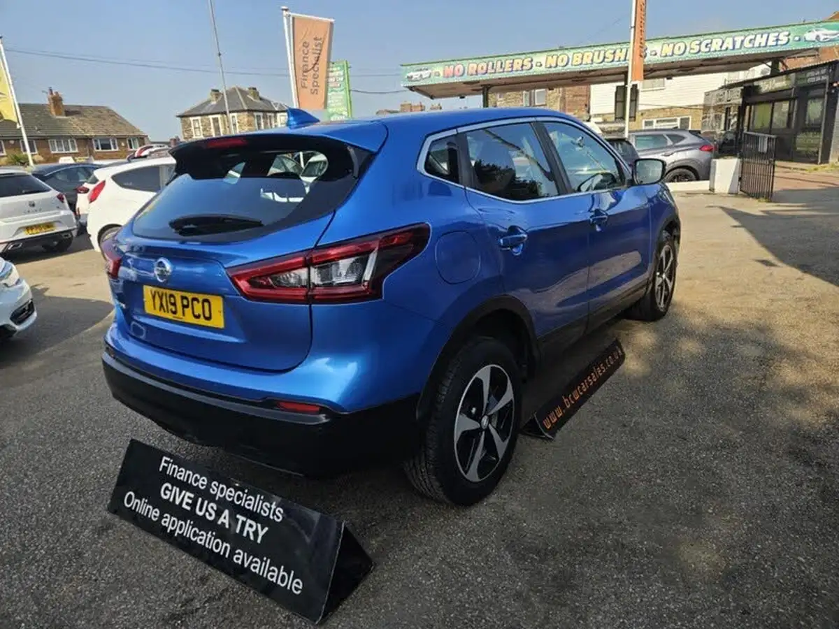 2019-nissan-qashqai-15dci-acenta-premium-17in-alloys-dct-big-7