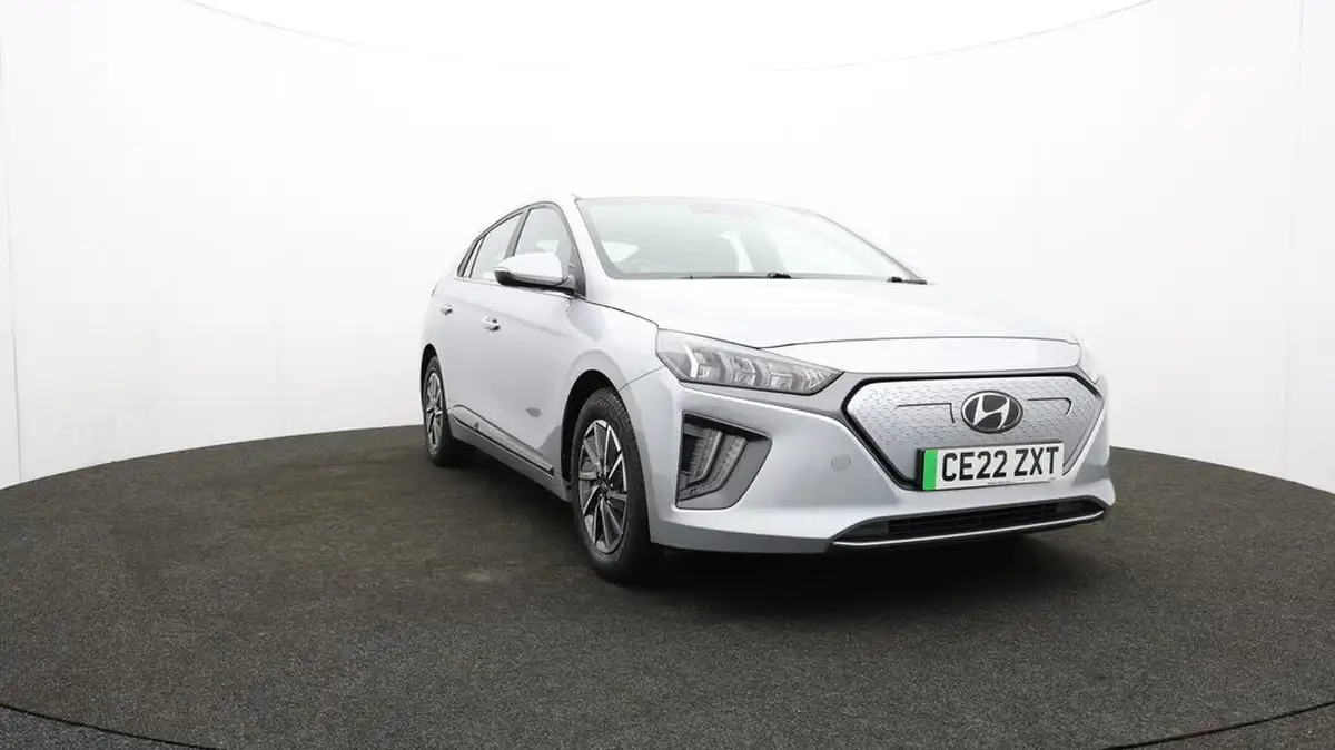 2022-hyundai-ioniq-e-premium-electric-big-45