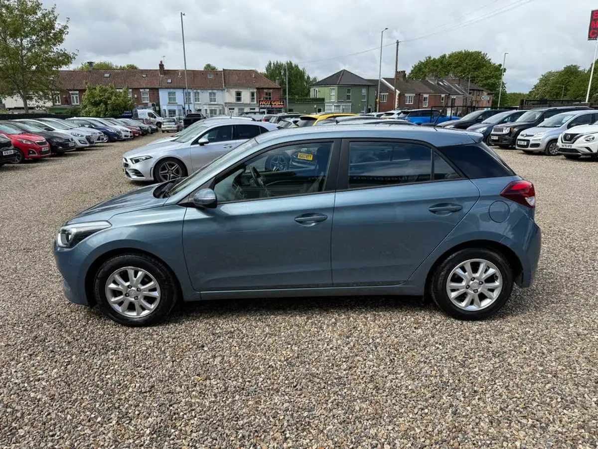 2016-hyundai-i20-12-se-hatchback-5d-big-5