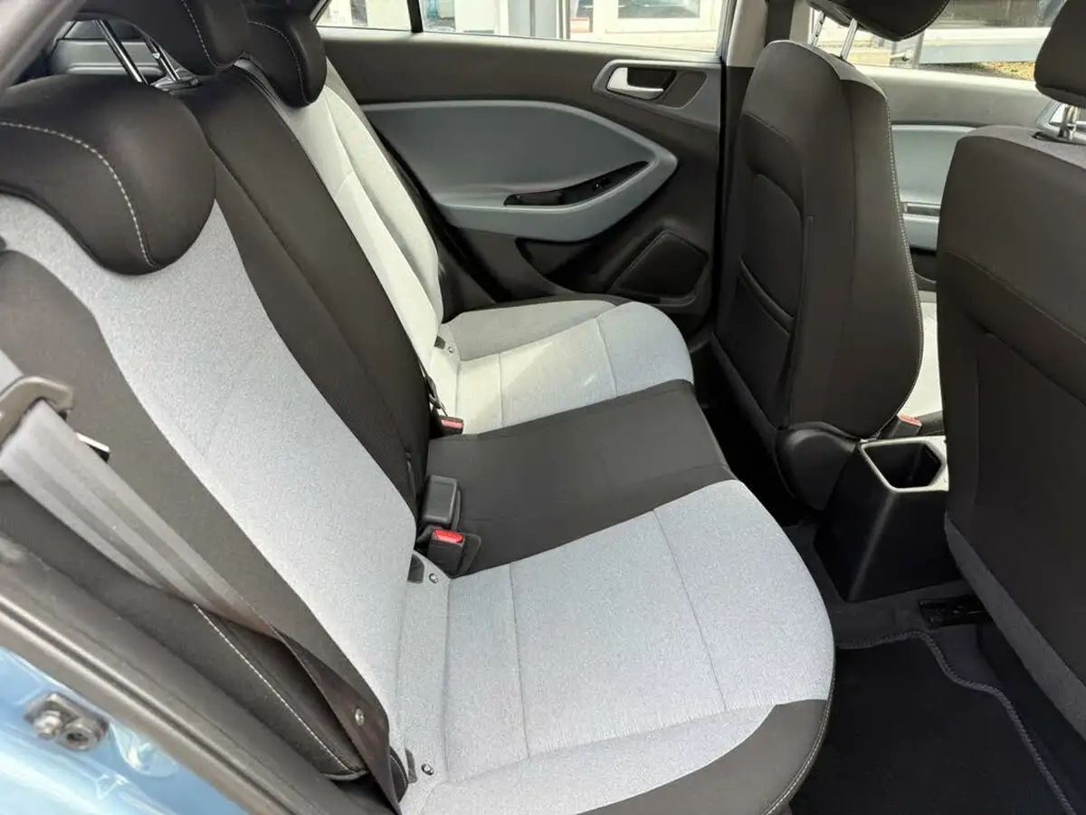 2016-hyundai-i20-12-se-hatchback-5d-big-9