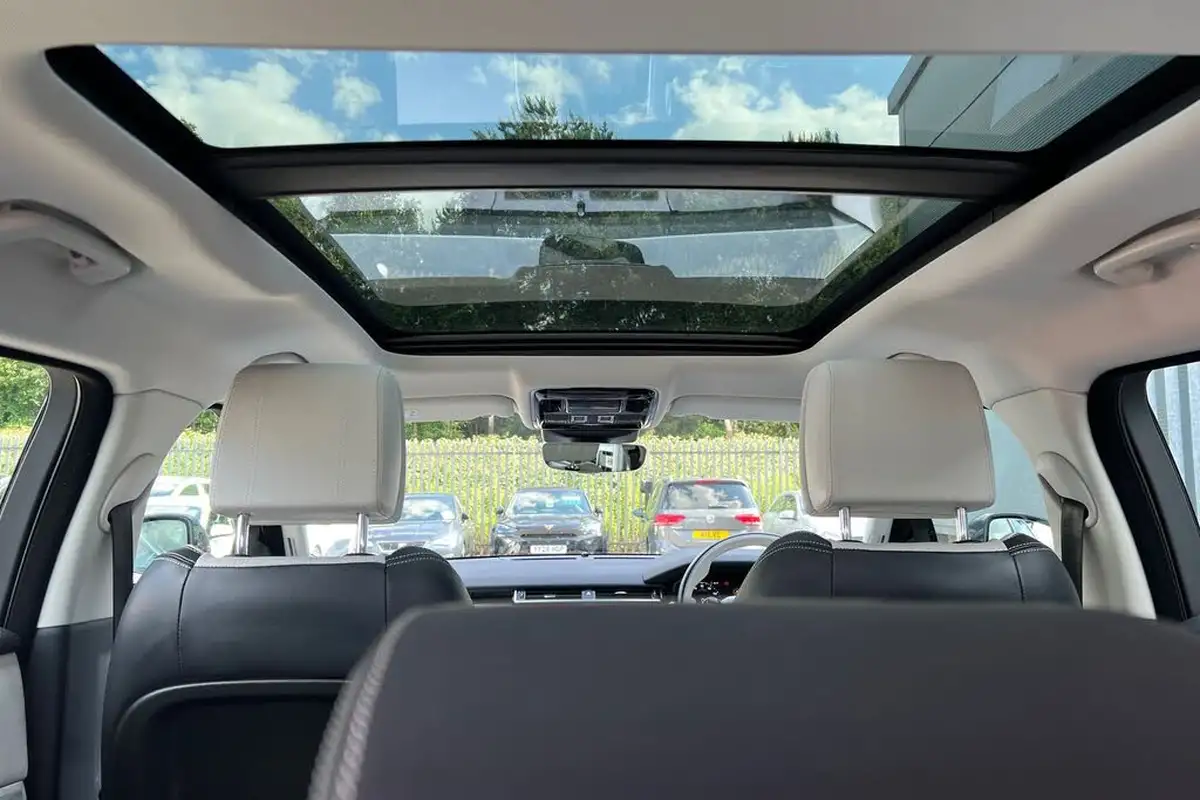 2017-land-rover-range-rover-velar-30-p380-hse-big-14