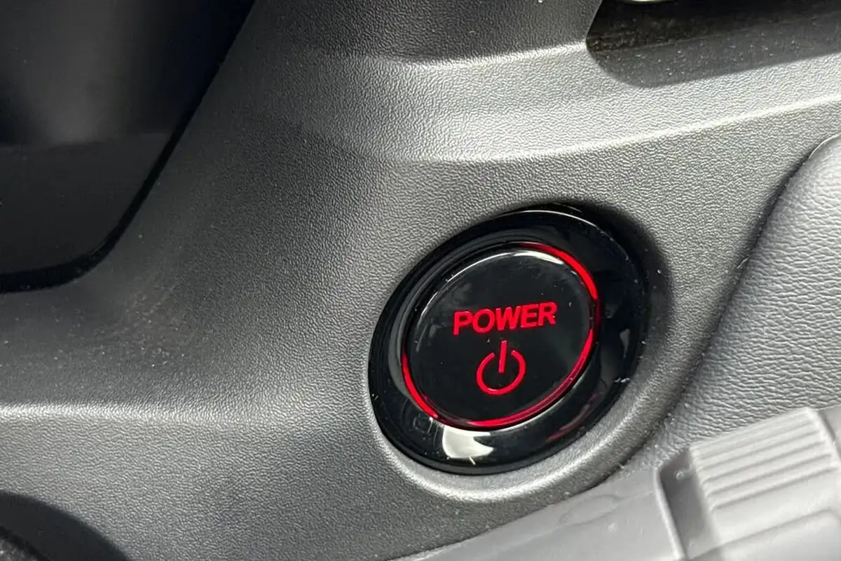 2025-honda-hr-v-15-i-mmd-advance-big-43