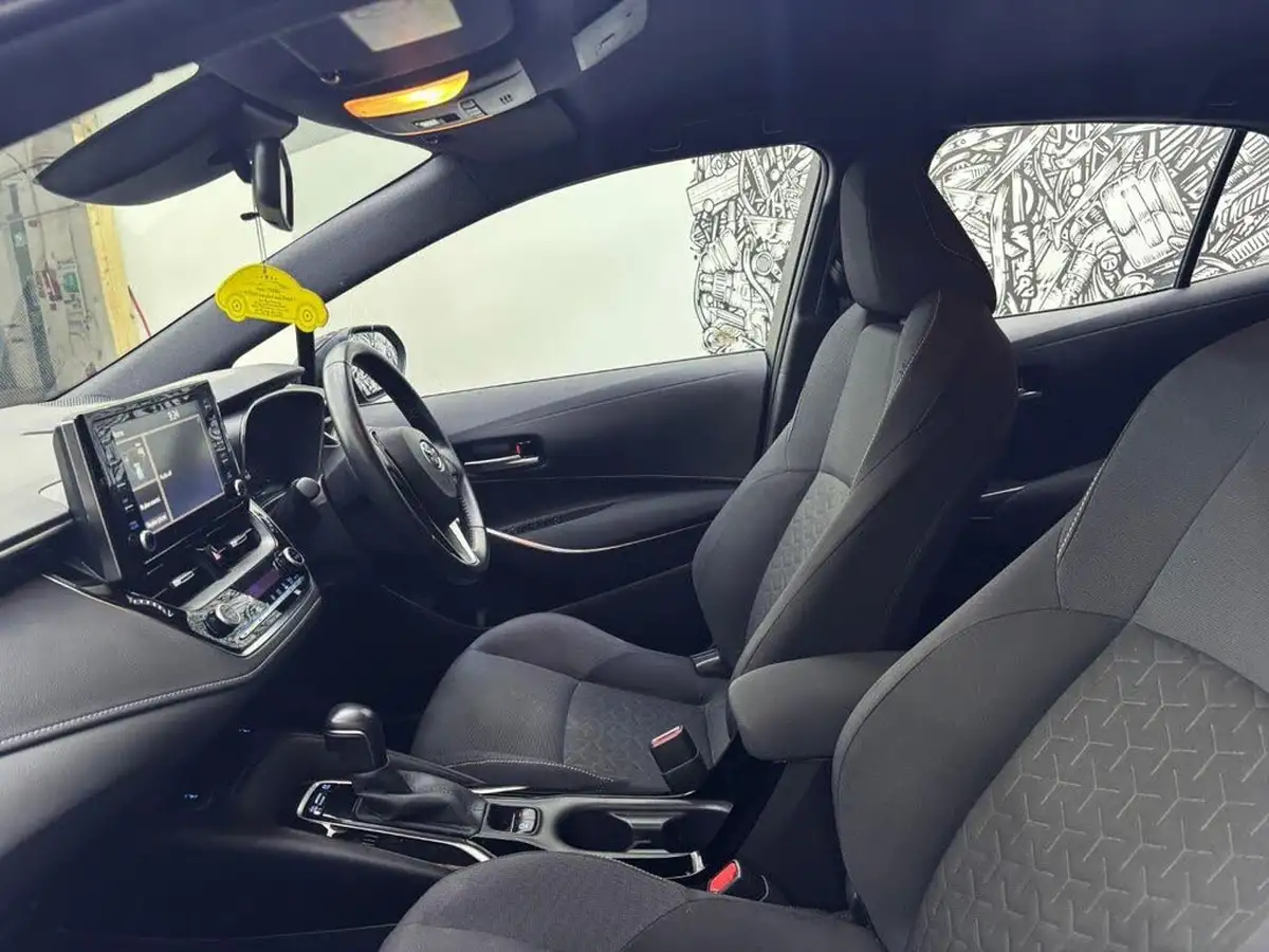 2020-toyota-corolla-18-vvt-i-icon-spare-wheel-hatchback-5d-big-15