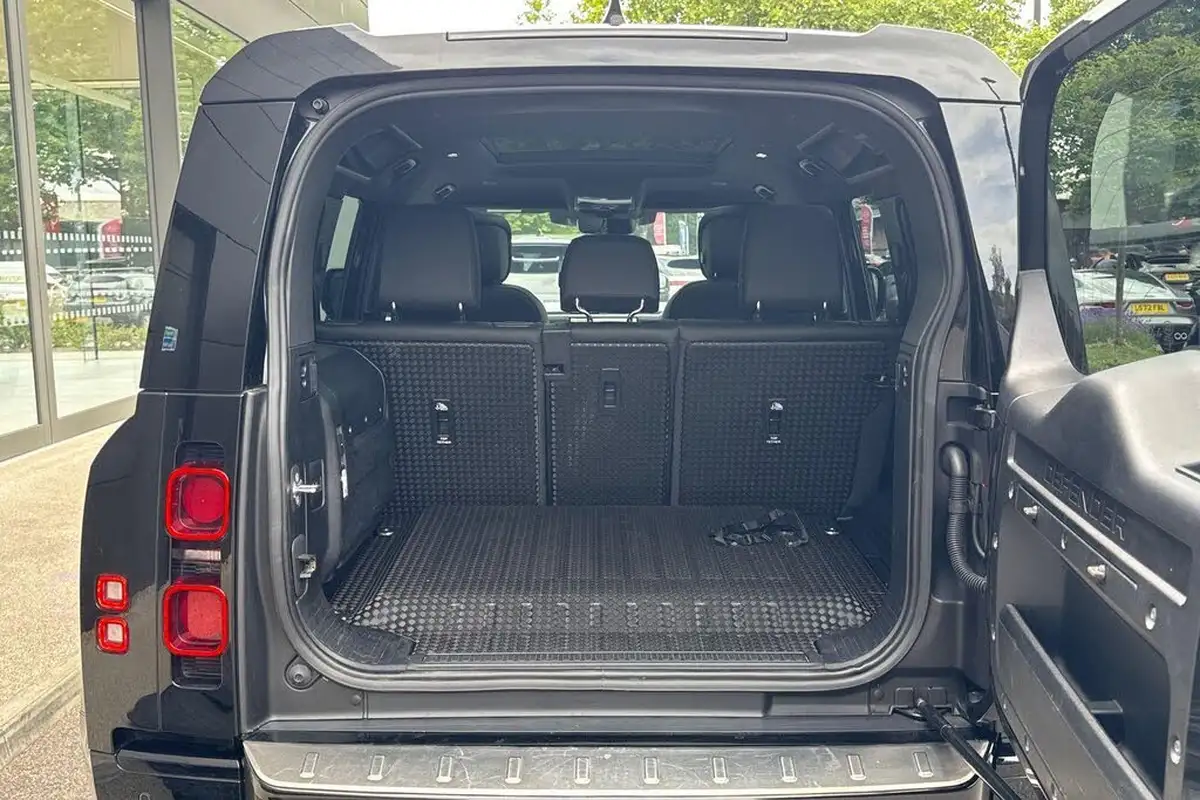 2022-land-rover-110-defender-20-p400e-x-dynamic-hse-big-34
