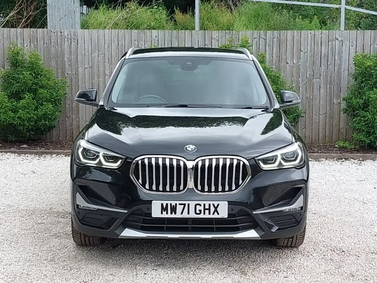 2022-bmw-x1-20td-sdrive18d-xline-big-15