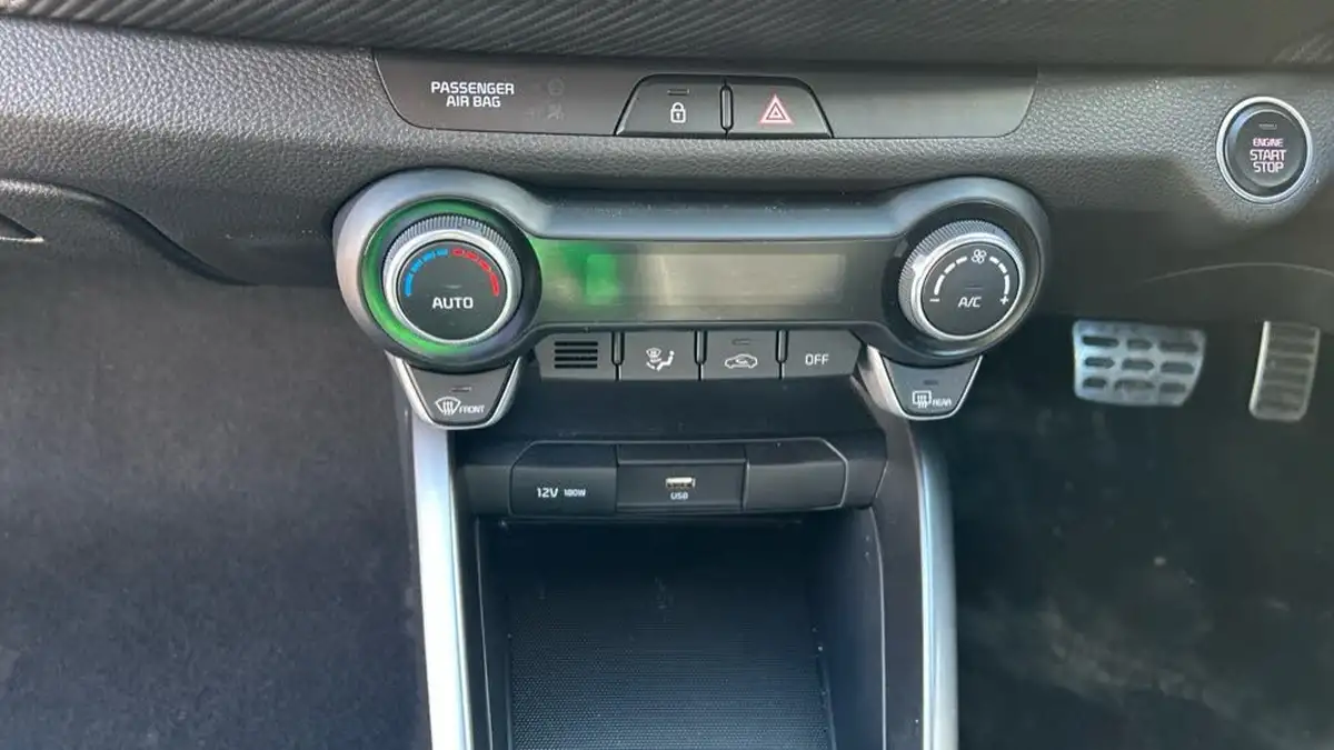 2024-kia-stonic-10-t-gdi-gt-line-s-98bhp-dct-big-13