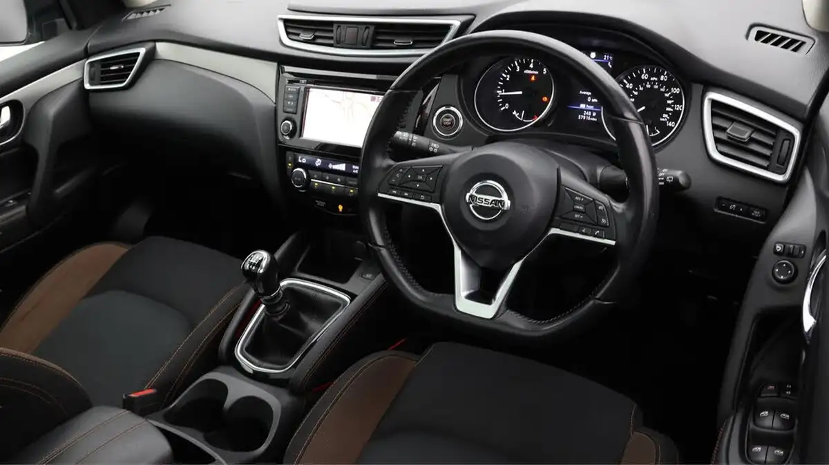 2019-nissan-qashqai-13-dig-t-n-motion-140ps-big-9