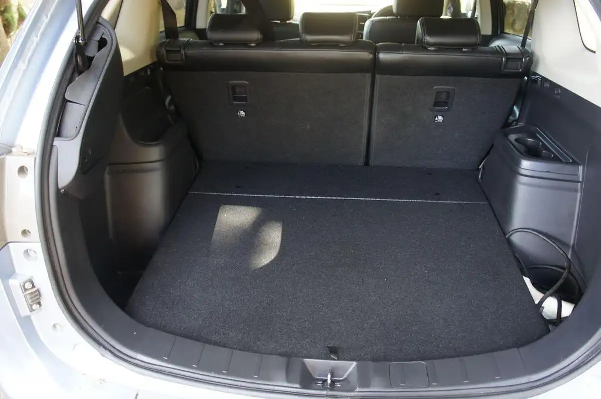 2014-mitsubishi-outlander-20-gx4h-big-15