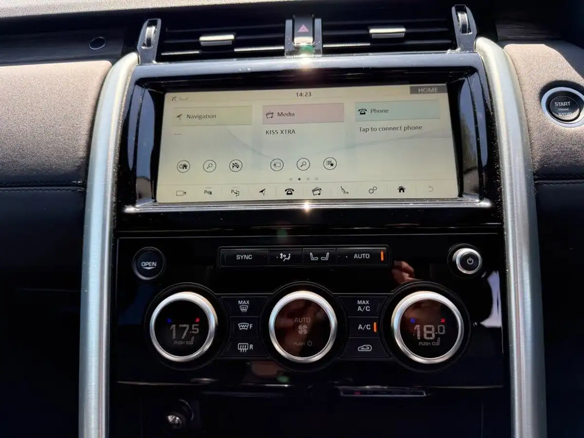 2019-land-rover-discovery-30-sd6-commercial-hse-big-25