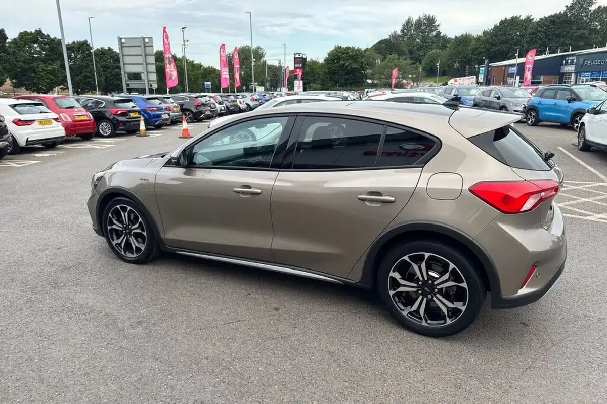 2019-ford-focus-15-active-x-hatchback-auto-big-47