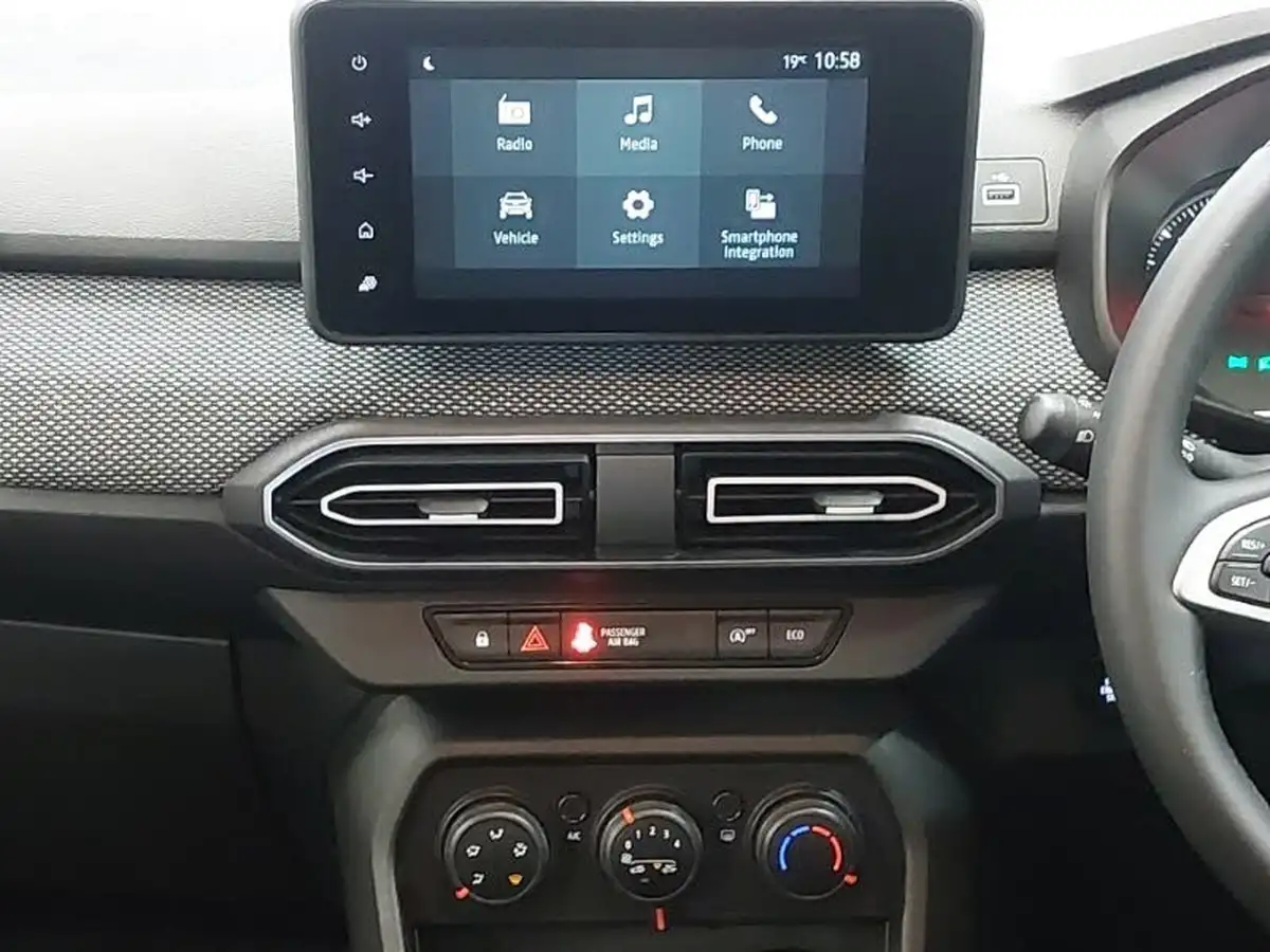 2023-dacia-sandero-10-tce-expression-90bhp-big-9