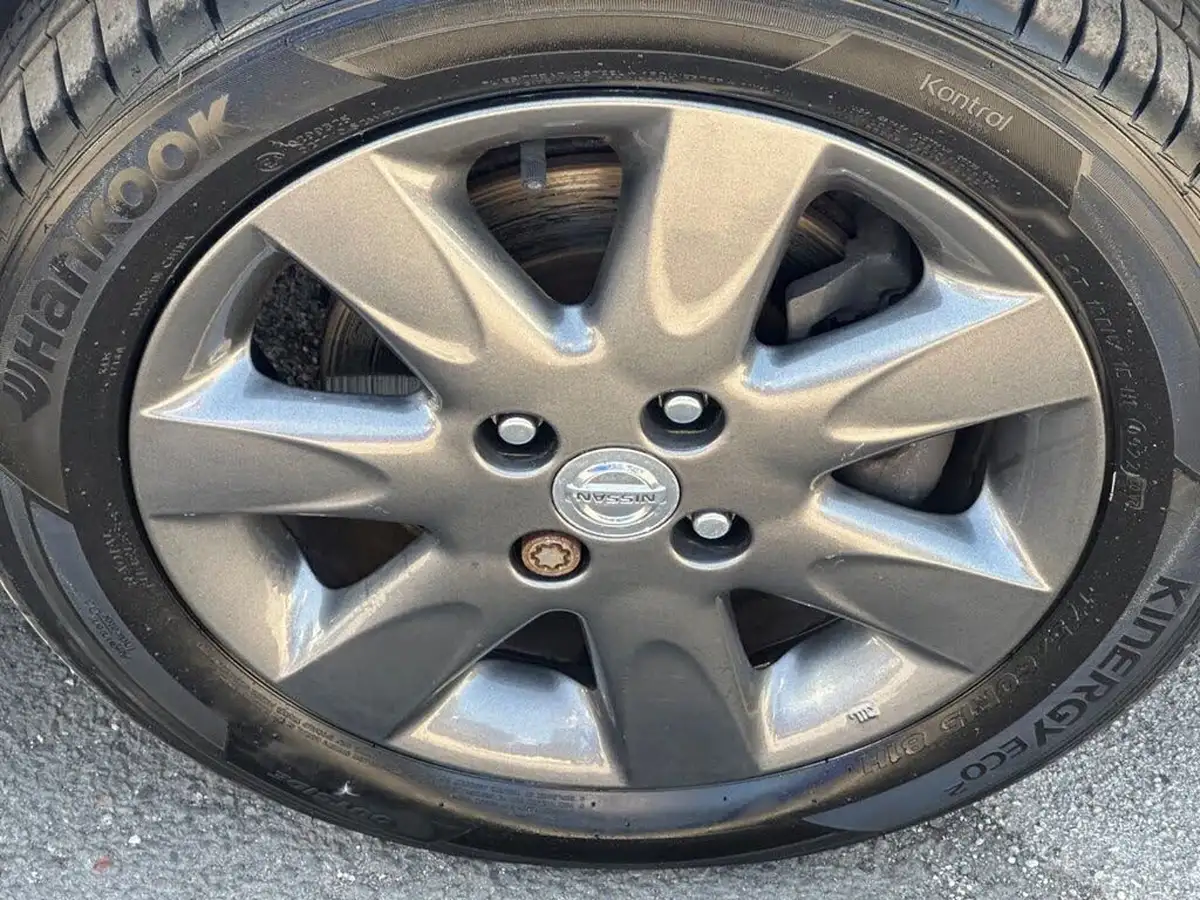 2011-nissan-micra-12-kuro-97bhp-big-46