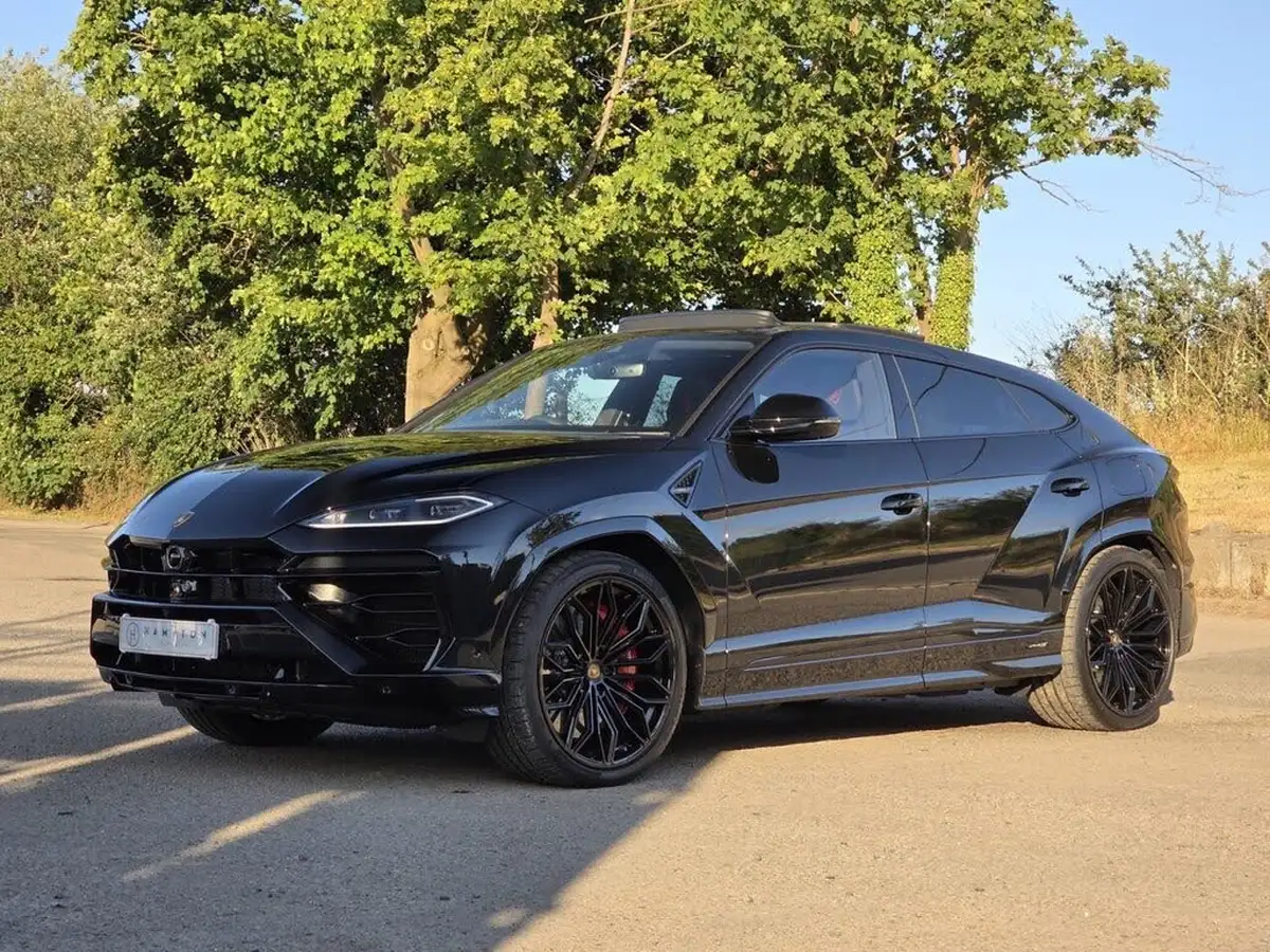 2025-lamborghini-urus-40-no-trim-big-3