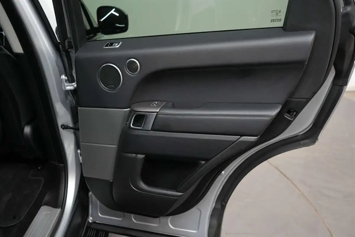 2018-land-rover-range-rover-sport-30-sd-v6-hse-sd-v6-big-22