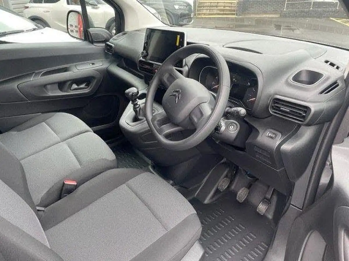 2024-citroen-berlingo-big-13