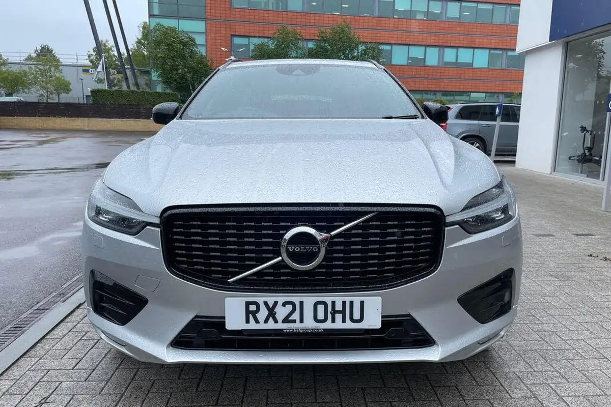 2021-volvo-xc60-20-b5-r-design-big-11