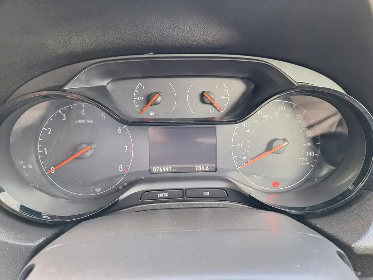 2018-vauxhall-grandland-x-12-se-132ps-big-39