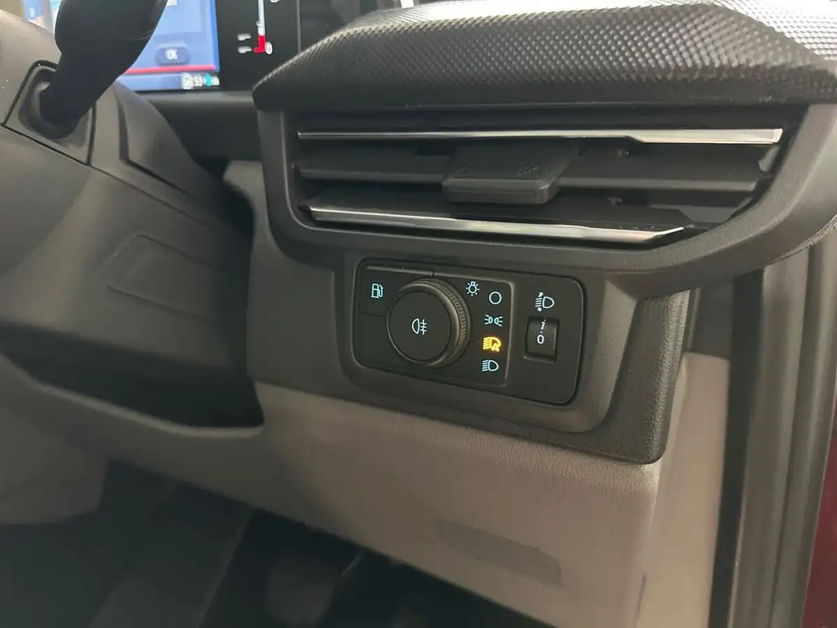 2024-ford-transit-custom-25t-320-l1h1-limited-phev-227pseu6e-panel-van-big-25