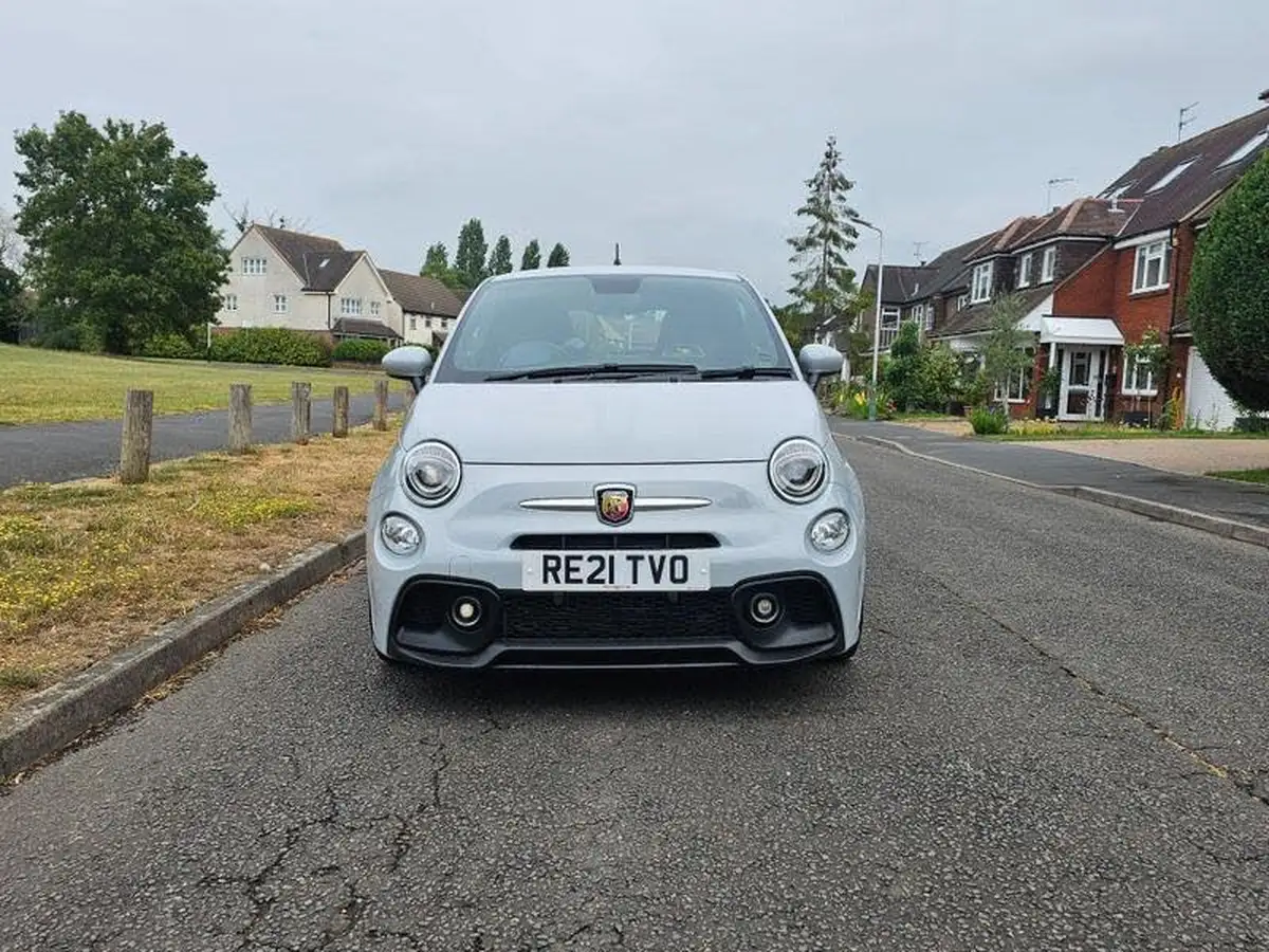 2021-abarth-595-14-tjet-big-9