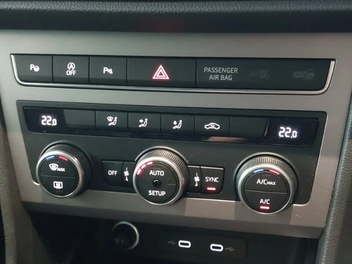 2023-seat-ateca-15-ecotsi-fr-dsg-big-18