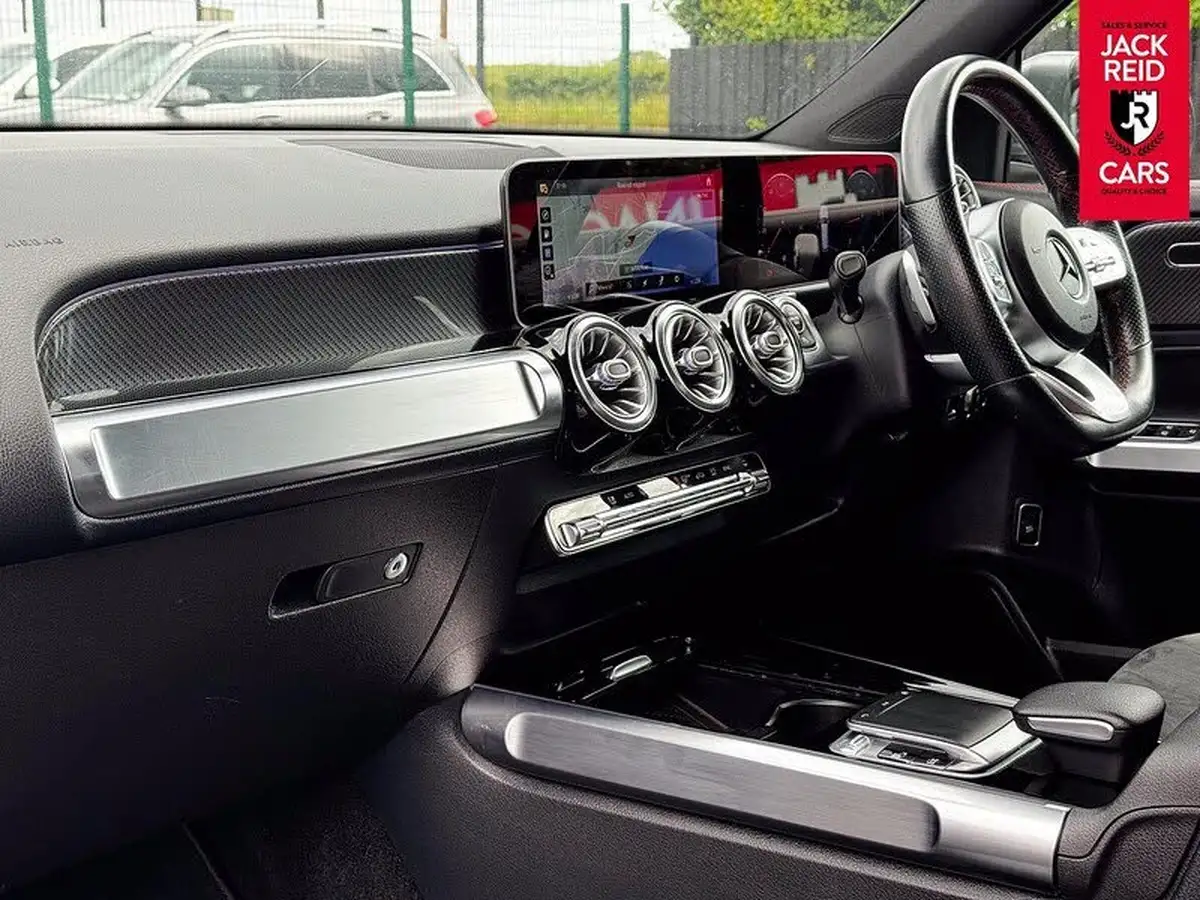 2020-mercedes-benz-glb-class-20d-glb220d-amg-line-premium-5-big-27