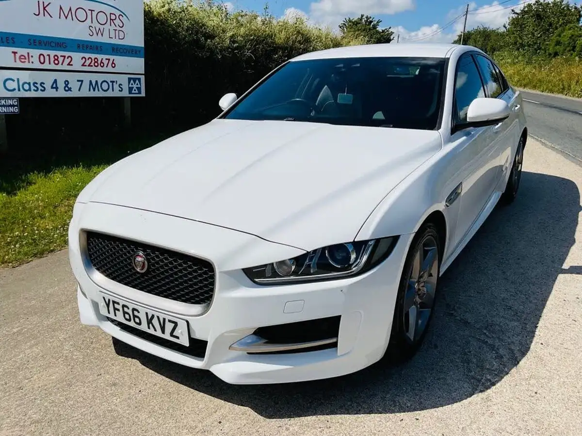 2016-jaguar-xe-20d-r-sport-180ps-big-4