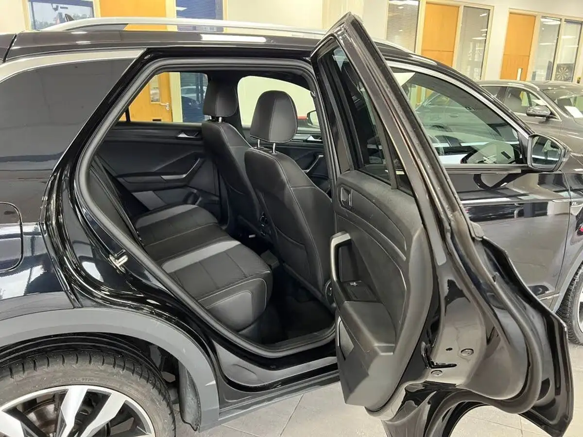 2020-volkswagen-t-roc-15-tsi-r-line-hatchback-5d-dsg-big-56