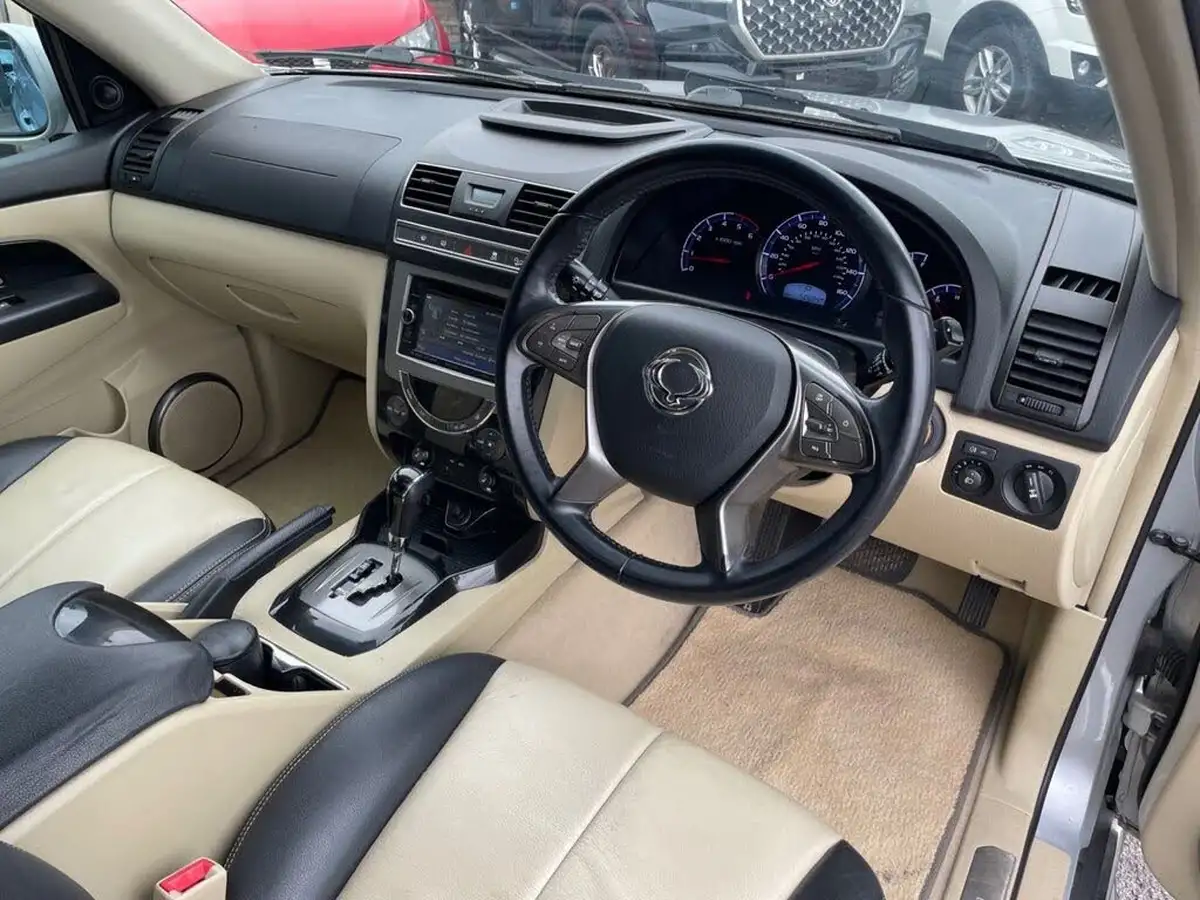 2016-kgm-ssangyong-rexton-w-22td-elx-big-16