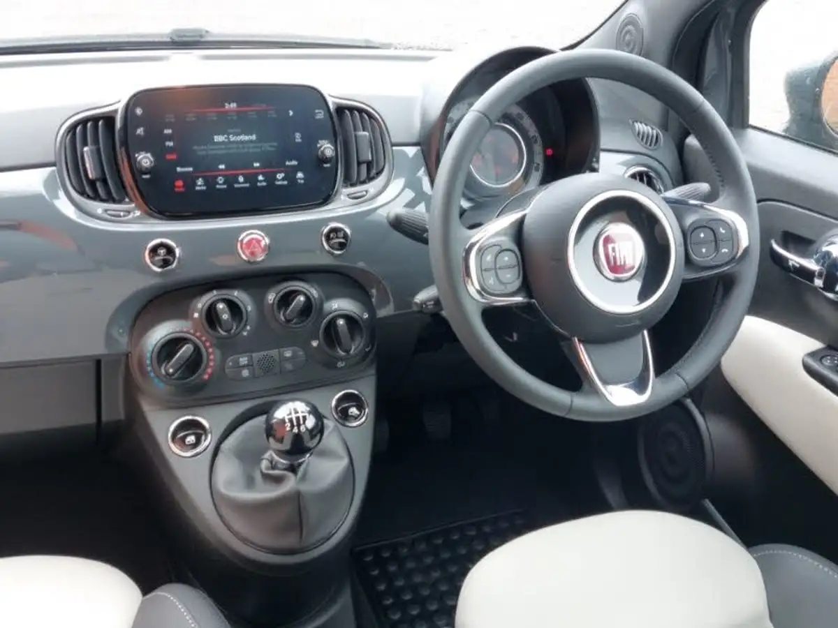 2021-fiat-500c-10-dolcevita-big-13