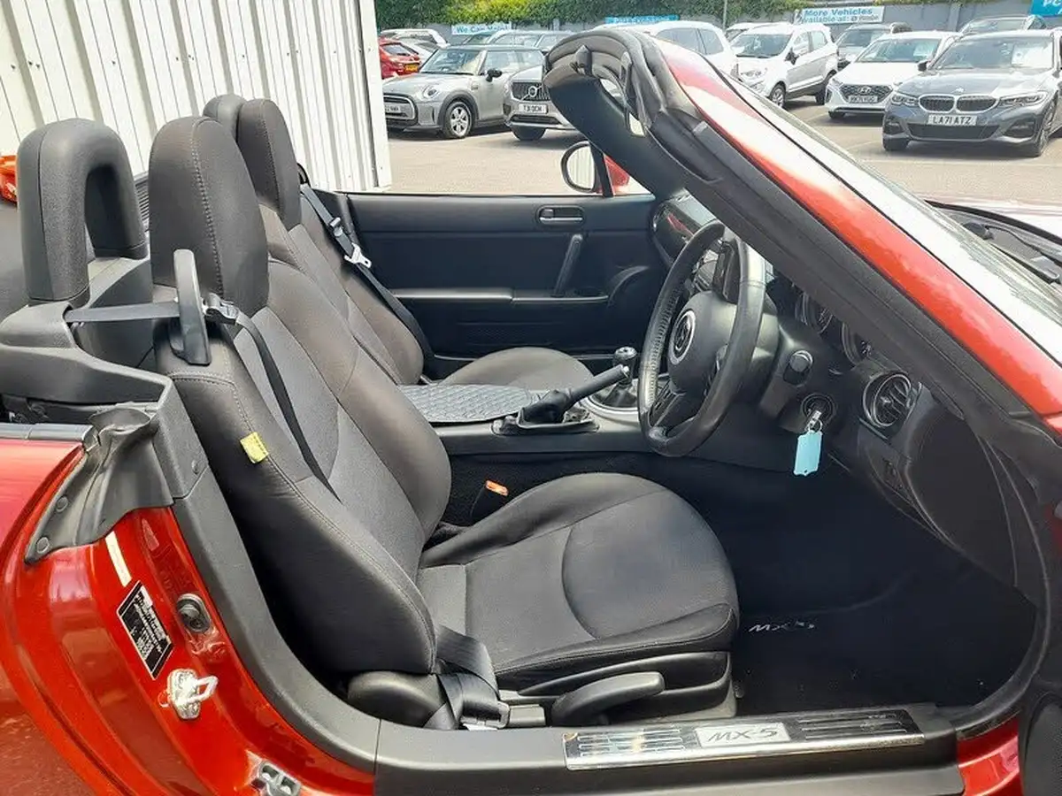 2015-mazda-mx-5-18-se-air-con-big-8
