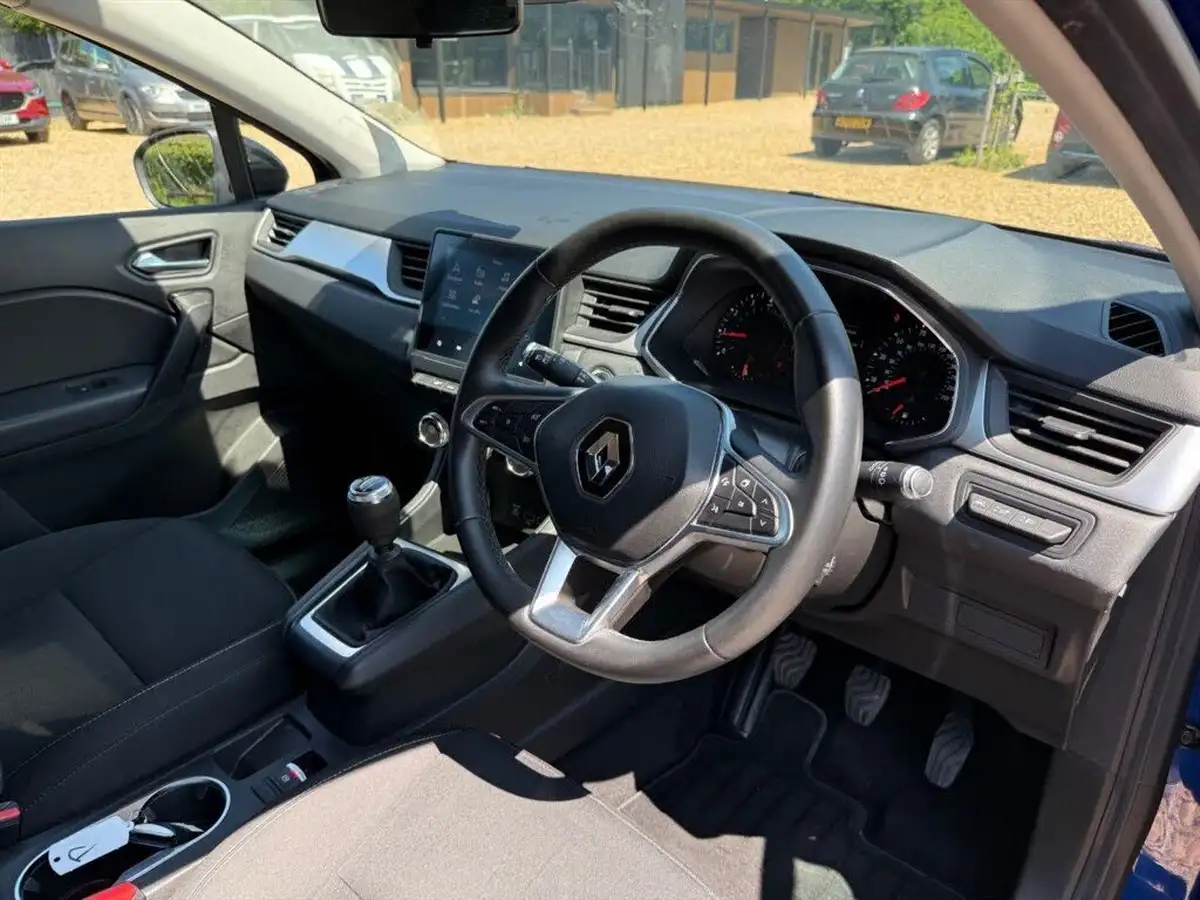 2021-renault-captur-13-tce-iconic-140ps-big-24