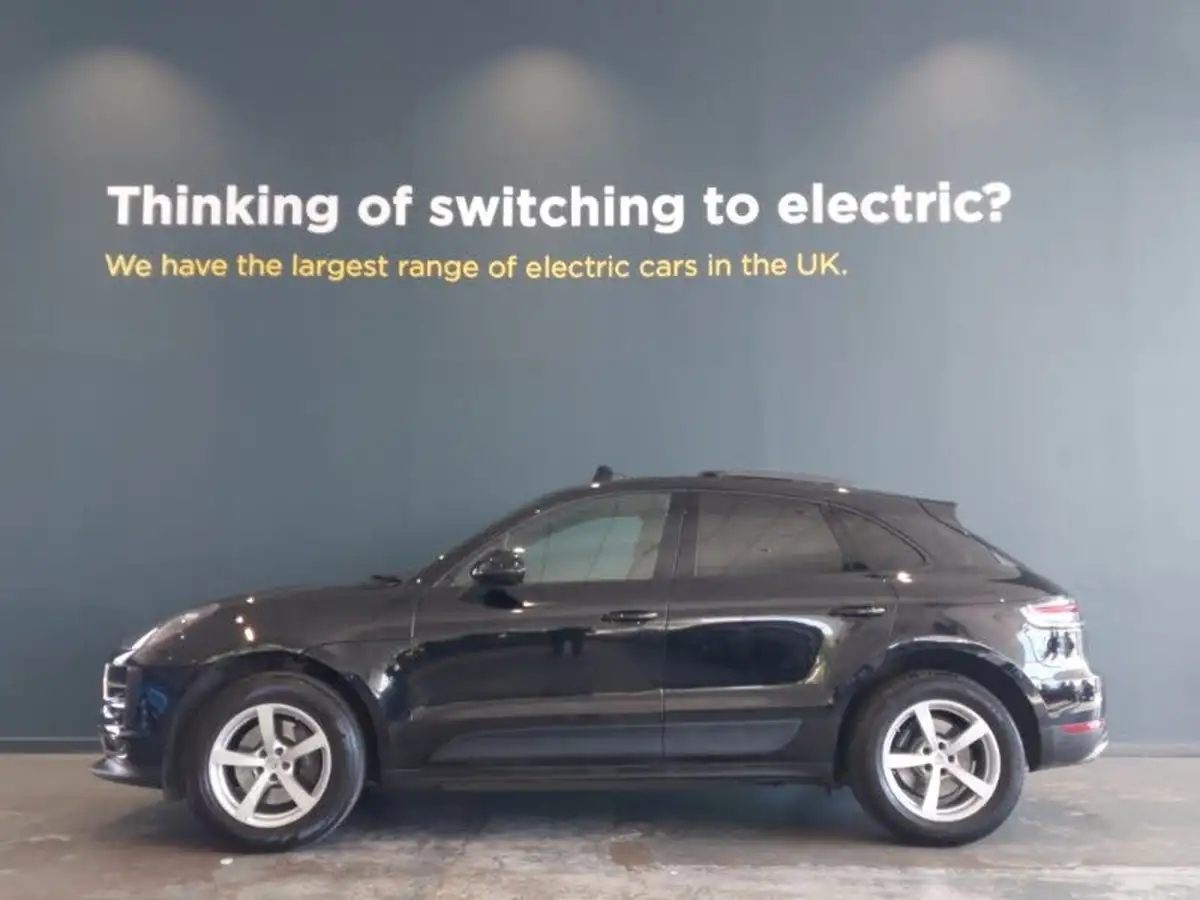2020-porsche-macan-20-big-3