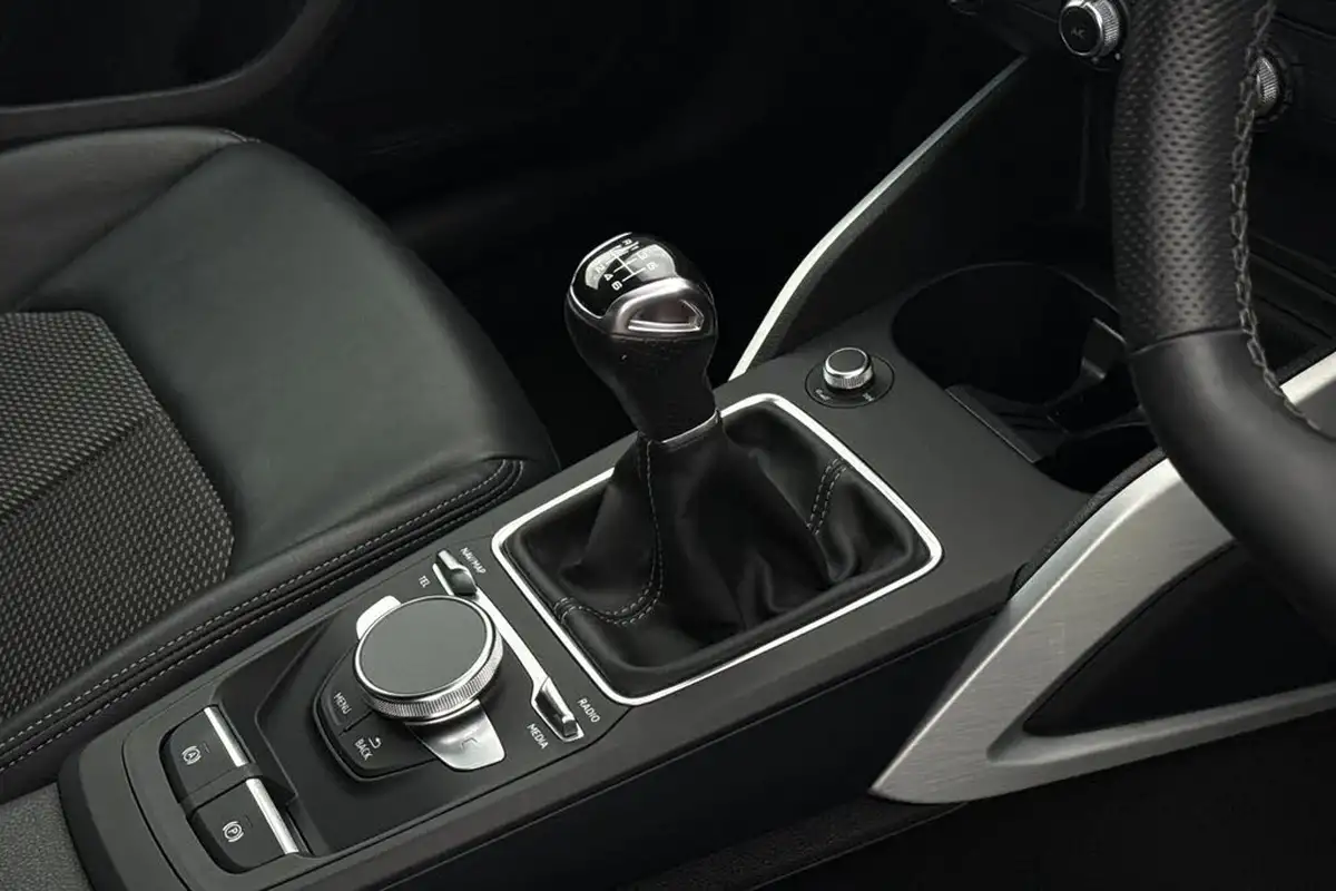 2021-audi-q2-10-30-tfsi-black-edition-big-21