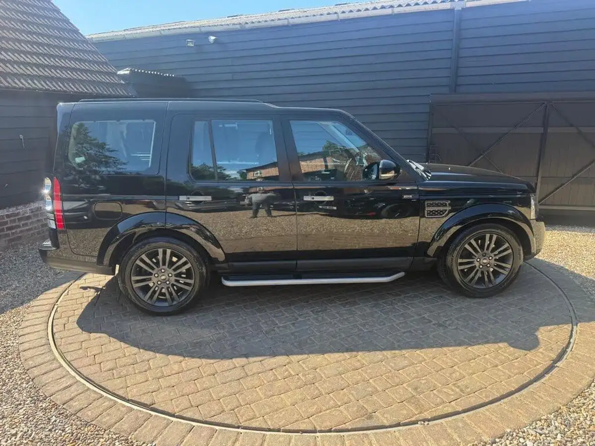 2016-land-rover-discovery-4-30-sd-v6-graphite-big-21