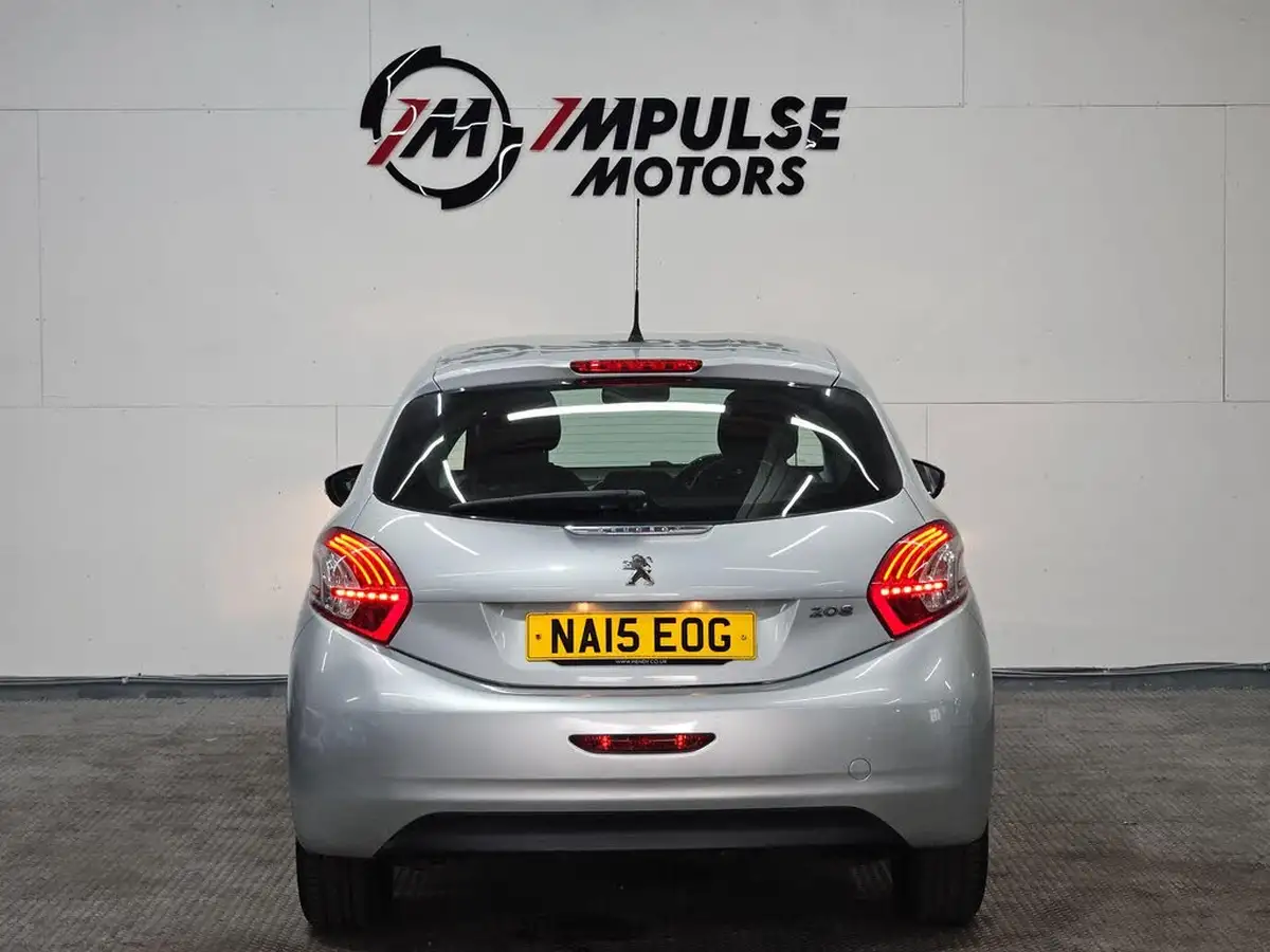 2015-peugeot-208-10-access-5d-big-6