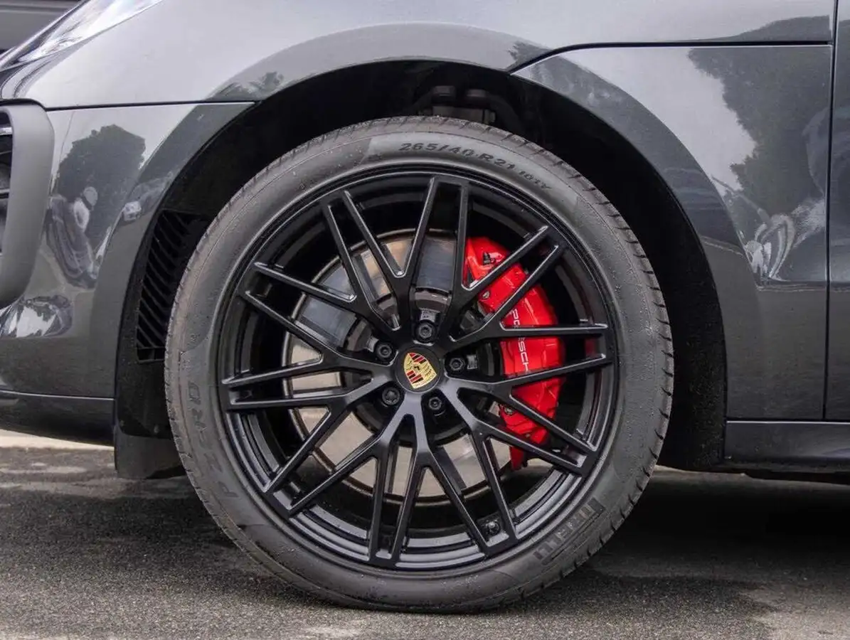 2022-porsche-macan-29-v6-gts-big-3
