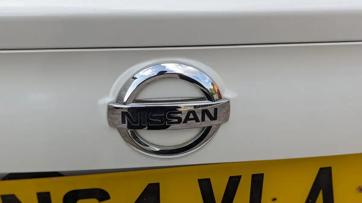 2014-nissan-qashqai-12-acenta-premium-big-10