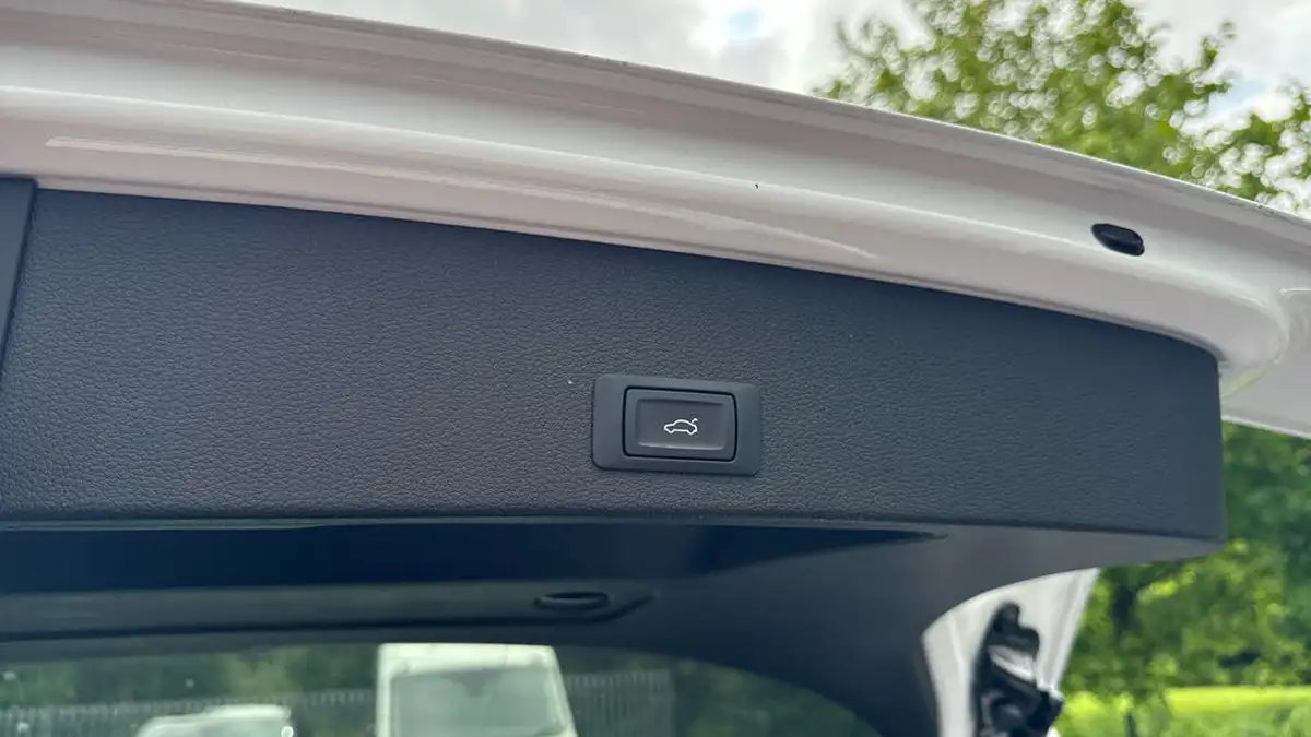2022-audi-q2-15-35-tfsi-black-edition-big-22