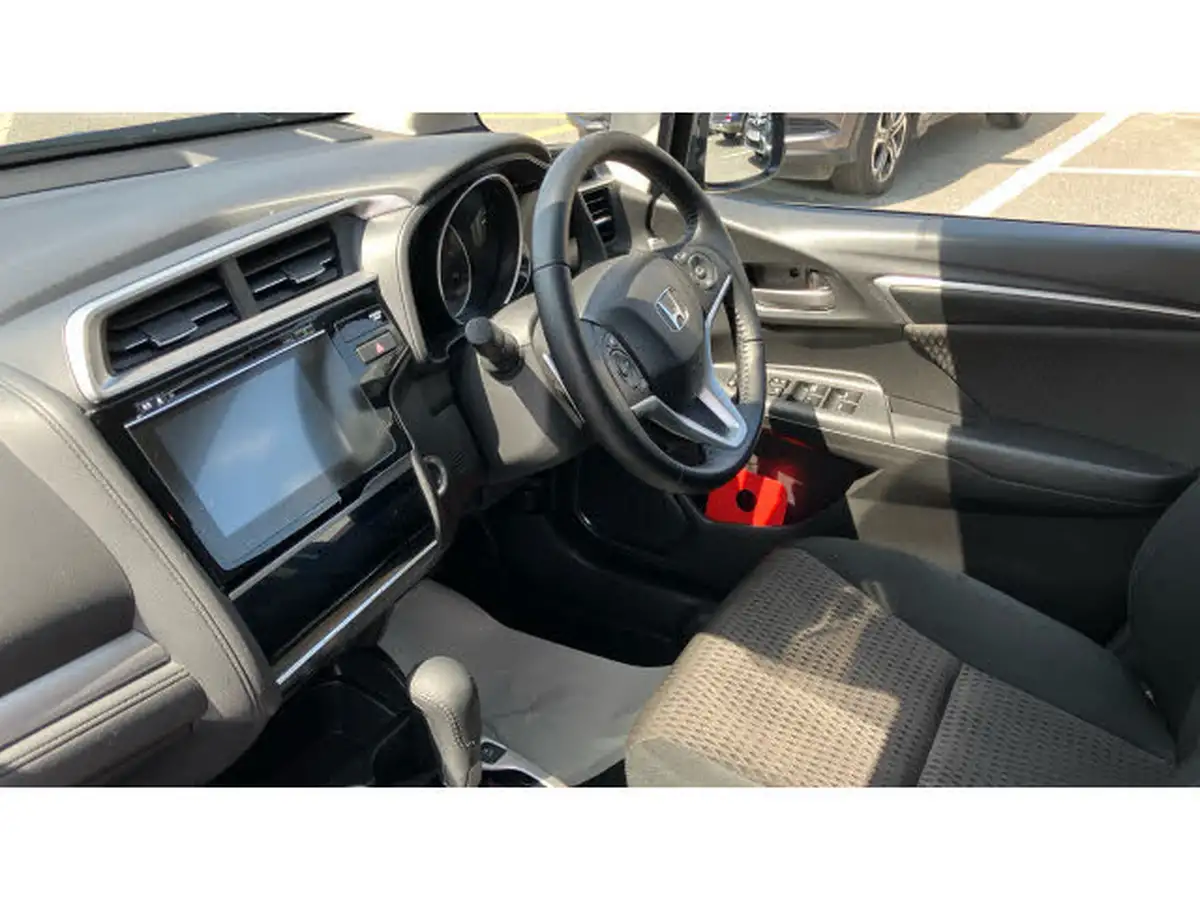 2019-honda-jazz-13-i-vtec-se-big-1