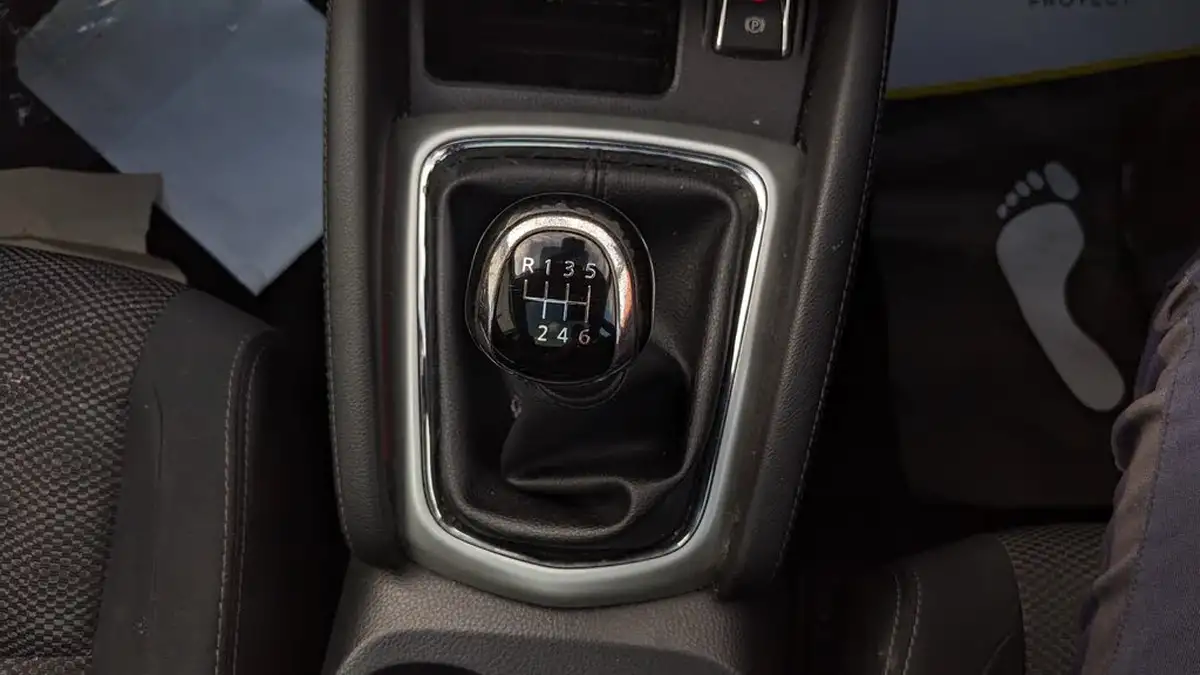 2014-nissan-qashqai-12-acenta-premium-big-34
