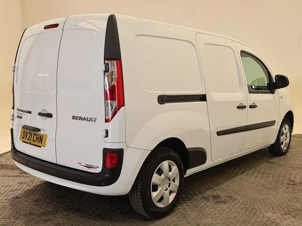 2021-renault-kangoo-maxi-big-15
