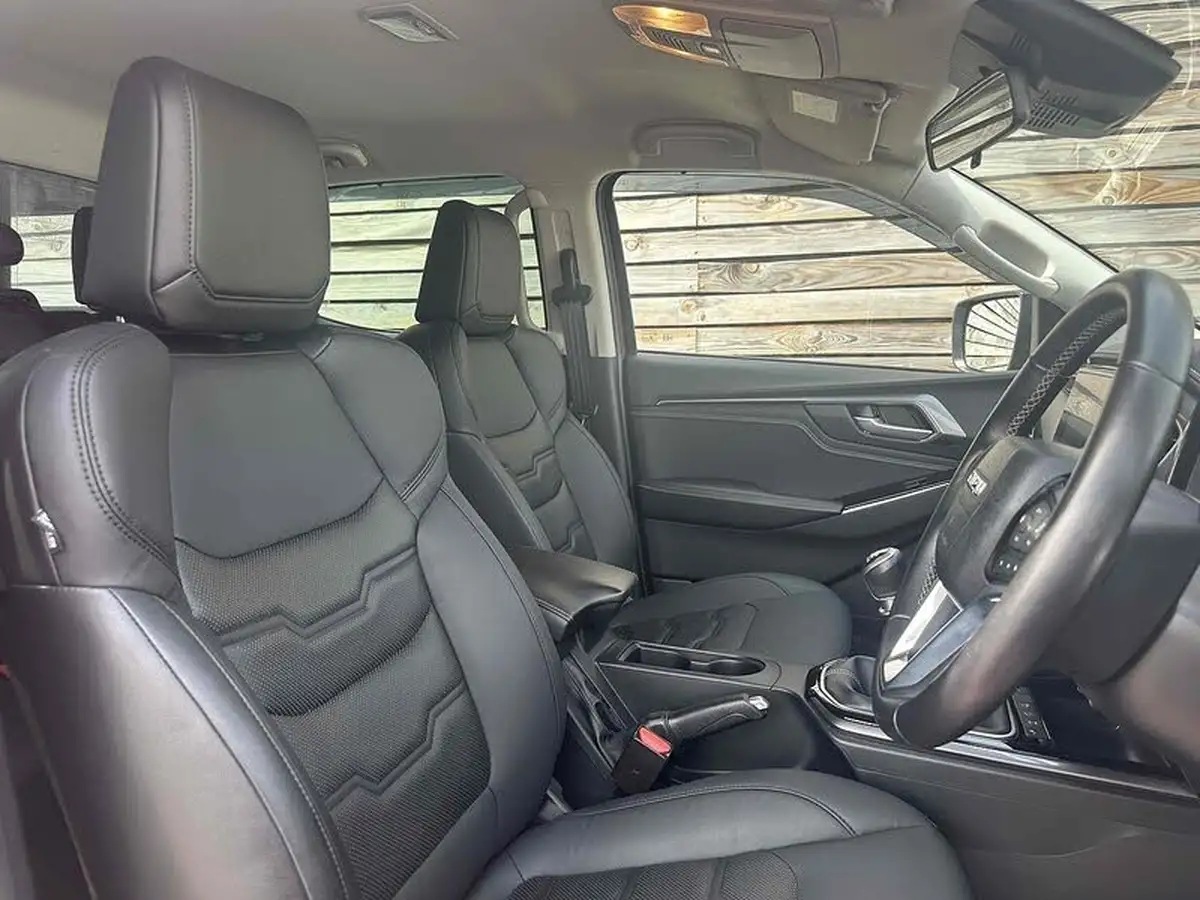2023-isuzu-d-max-19td-dl40-big-8