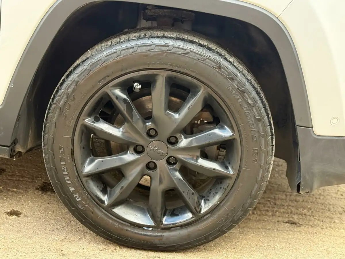 2015-jeep-cherokee-20multijet-ii-limited-4wd-big-16