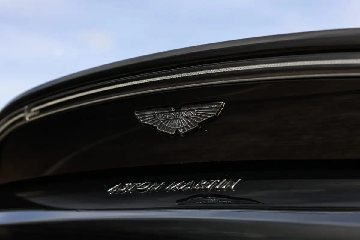 2021-aston-martin-vantage-40-v8-vantage-coupe-big-20