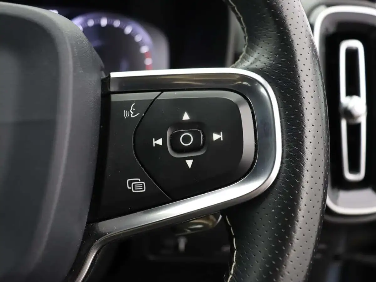 2019-volvo-xc40-20-t4-r-design-pro-awd-big-33
