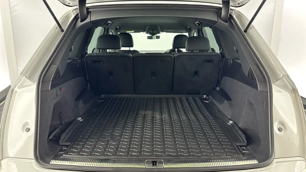 2020-audi-q7-30-50-tdi-black-edition-big-14