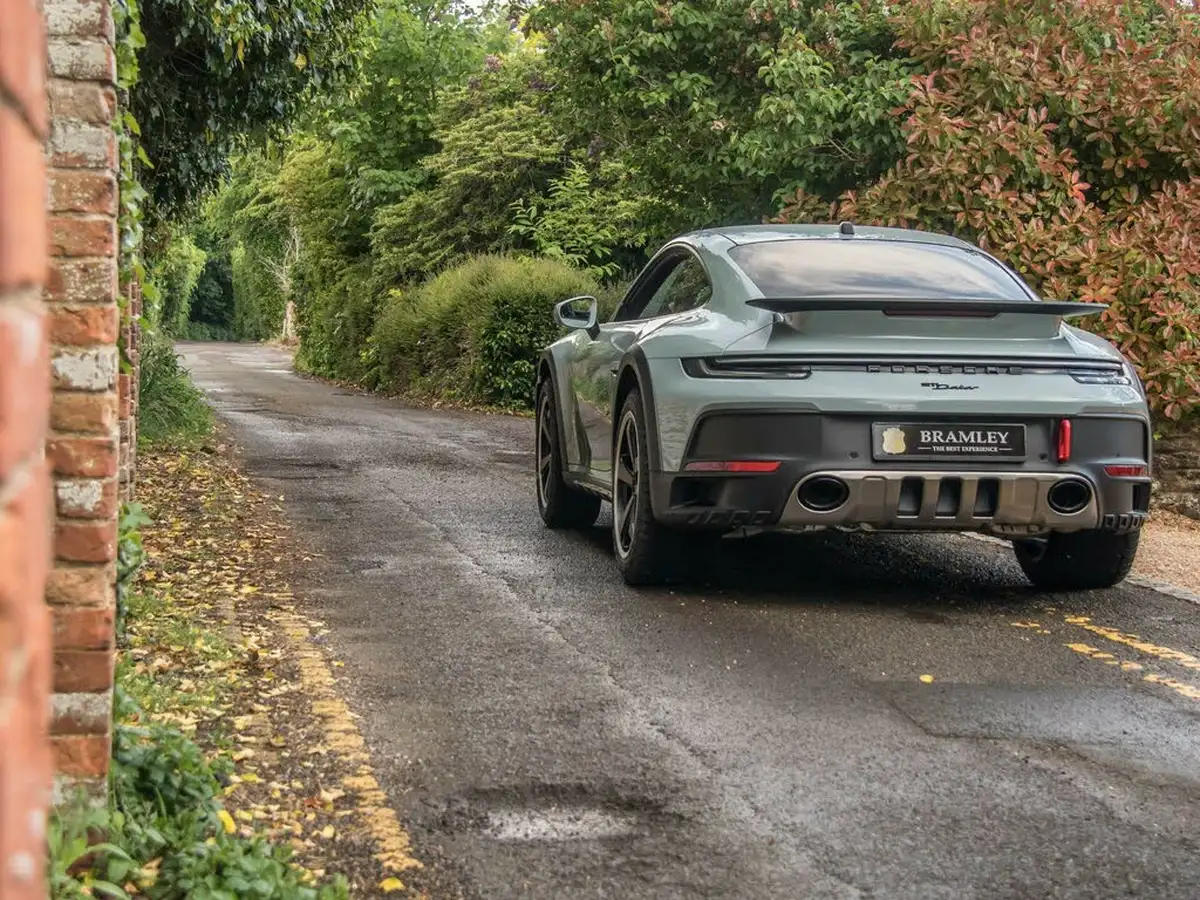 2023-porsche-911-30-dakar-big-11