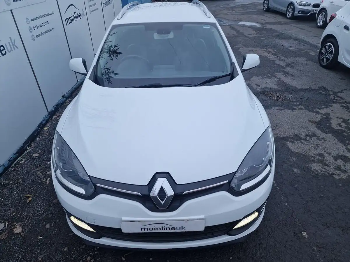 2015-renault-megane-15dci-dynamique-nav-energy-ss-sport-tourer-5d-big-44