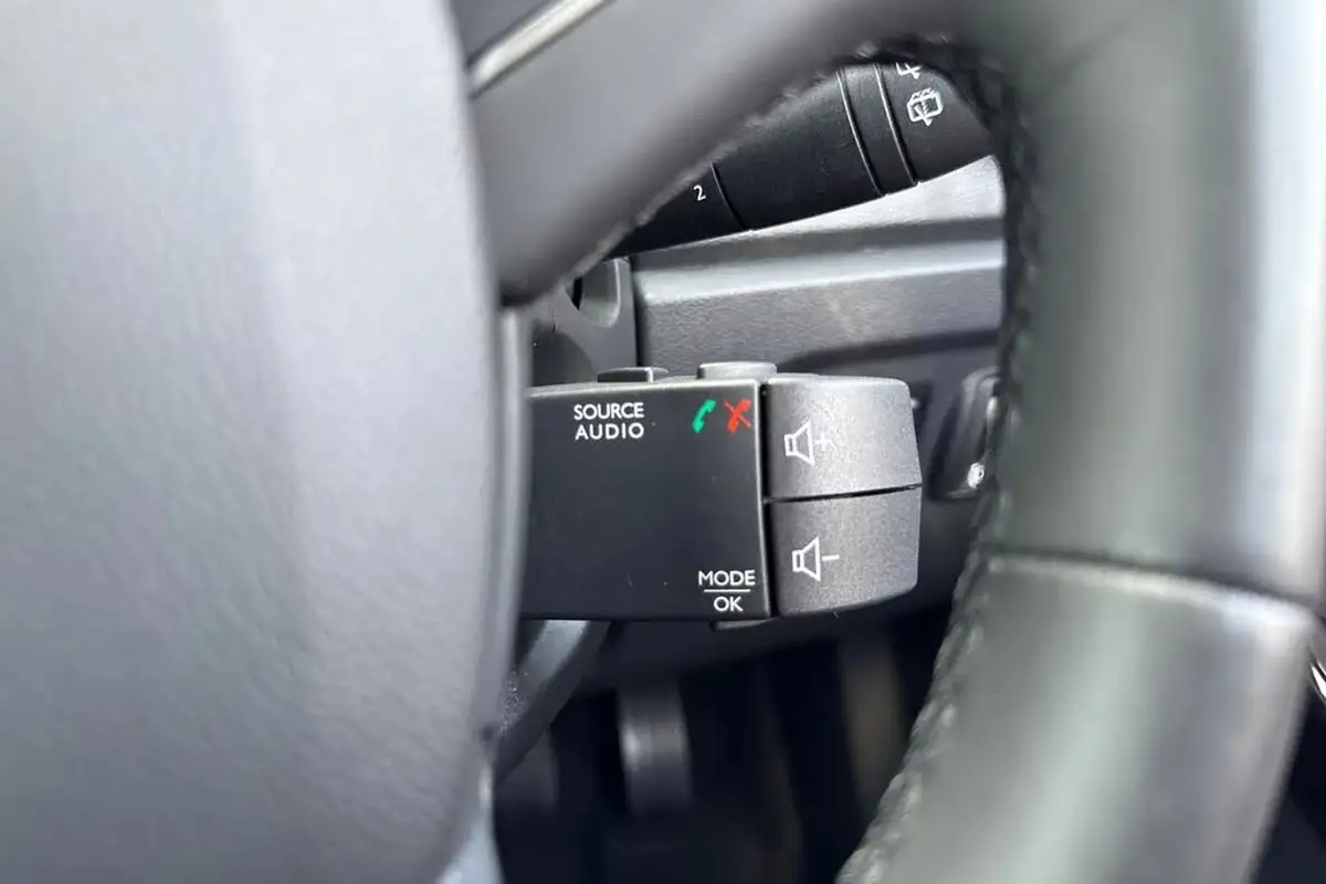 2016-renault-captur-15dci-dynamique-nav-90bhp-edc-auto-big-37